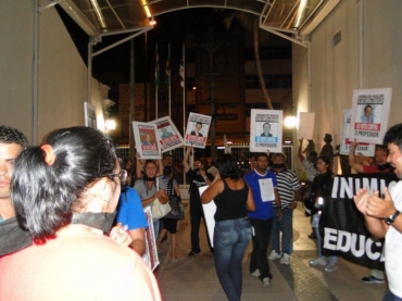 PROTESTOS NA CÂMARA DE VEREADORES