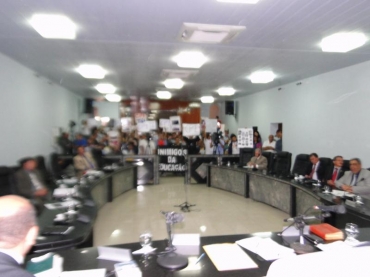 1ª ASSEMBLEIA COM SERVIDORES DA EDUCAÇÃO NO 2º SEMESTRE LETIVO DE 2013