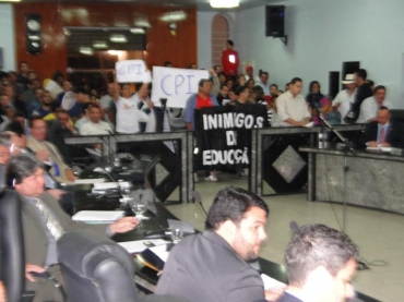 1ª ASSEMBLEIA COM SERVIDORES DA EDUCAÇÃO NO 2º SEMESTRE LETIVO DE 2013