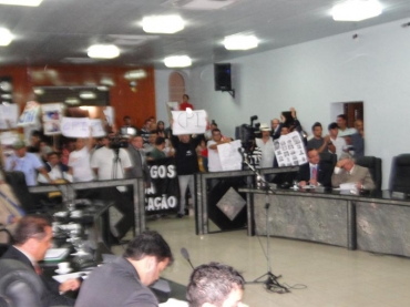 1ª ASSEMBLEIA COM SERVIDORES DA EDUCAÇÃO NO 2º SEMESTRE LETIVO DE 2013