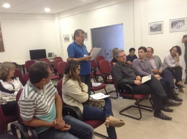 Professores decretam estado de greve