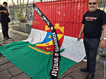 Professores vão até o TJPE