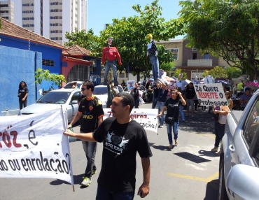 Protestos da Educação nas ruas e na Câmara Municipal